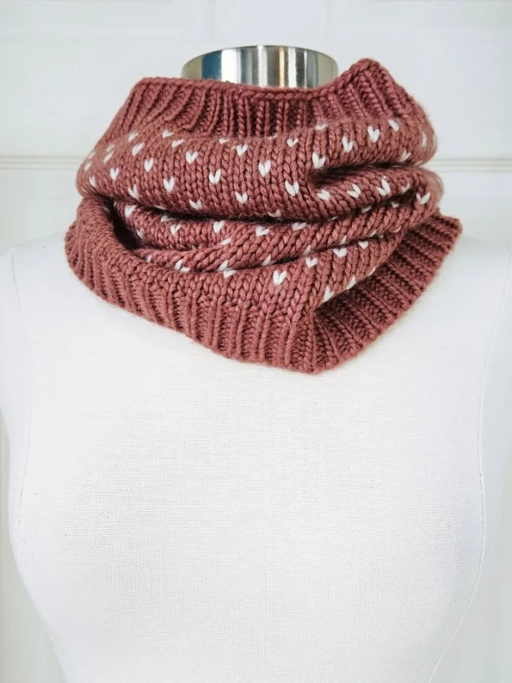 LC Lauren Conrad Pink Cowl Neck Wrap Scarf Chunky Knit Heart Neck New Tags White